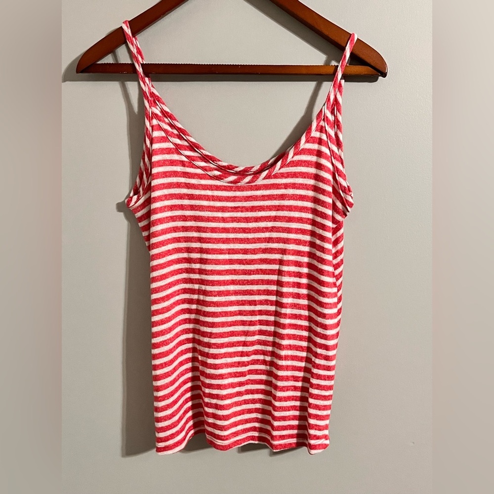 SO spaghetti strap top with twist hem - Picture 2 of 7